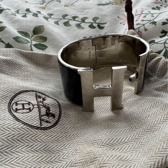 HERMÈS CLIC CLAC H BRACELET BLACK - Picture 2 of 8